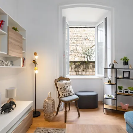 アパート Tinel *