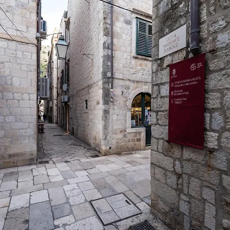 Tinel アパート ドゥブロブニク