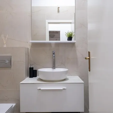Tinel Apartment